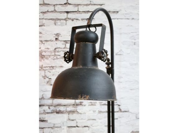 vintage stehlampe im industriestil aus metall 02