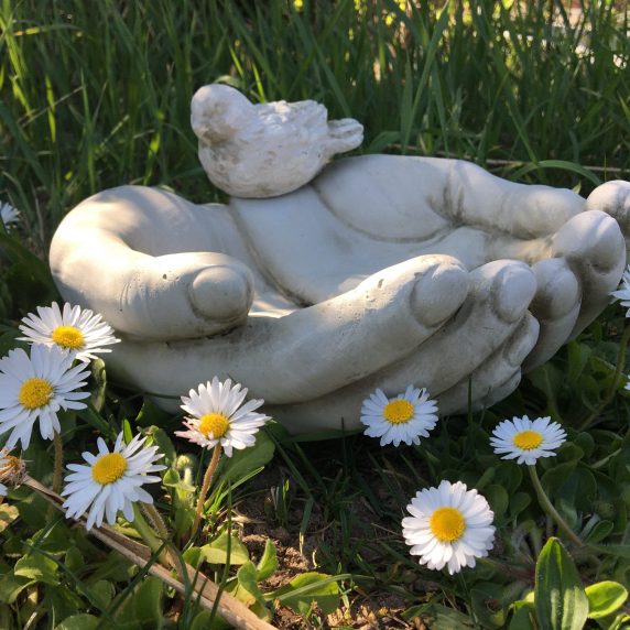 Vogeltränke aus Zement