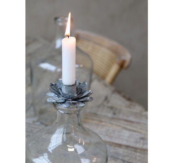 Glasflasche mit Kerzenhalter