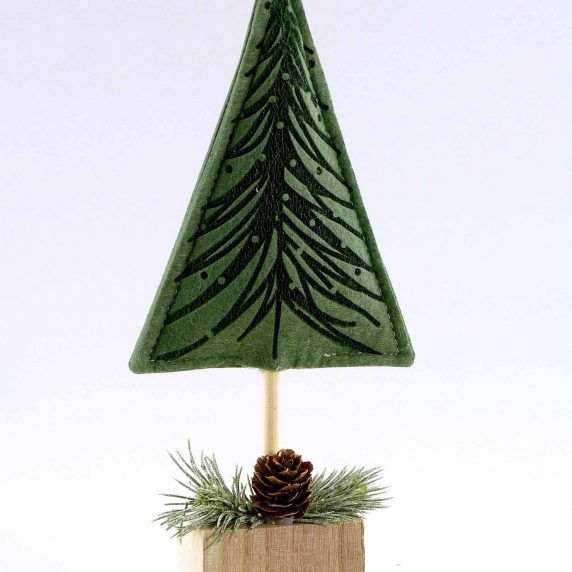 Baum aus Filz und Holz grün