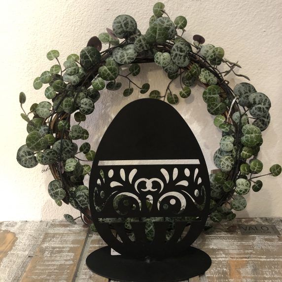 Ei zum hängen aus Metall schwarz